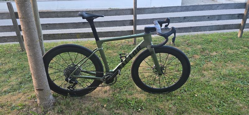 Used Factor Ostro Gravel - SRAM Red XPLR w/ Power Meter 2026 2026 Road & Gravel