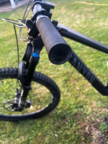 Used Canyon Strive Shimano Deore XT 2025 Mountainbike, Black — image 8 of 12