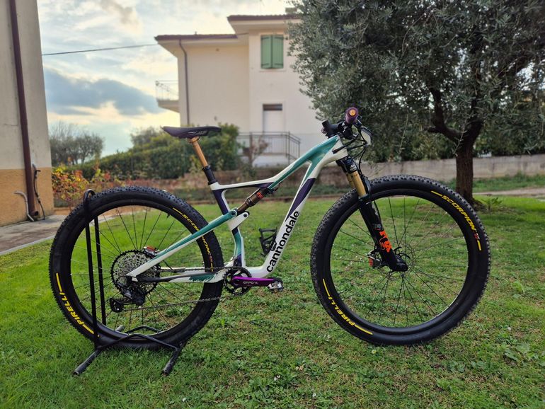 Cannondale Scalpel Frameset 2021 2021 Mountainbike usato, Bianco — immagine 2 di 3