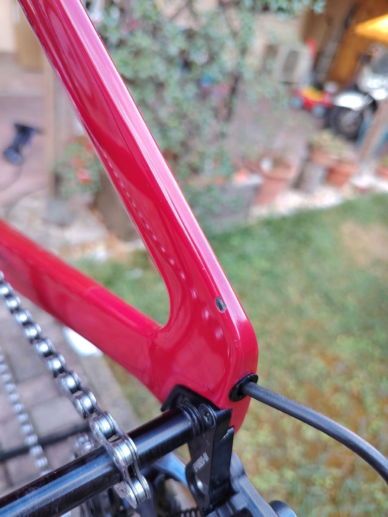 Canyon Aeroad CF SL 8 Disc 2023 2023 Road & Gravel usato, Rosso — immagine 12 di 23