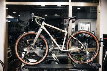 Używany Cinelli HOBOOTLEG GEO - SHIMANO GRX 2X10 MIX 2025 2025 Road & Gravel