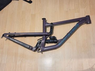 Käytetty Santa Cruz Nomad S / Aluminum / 27.5 2020 Frameset 2020 MTB