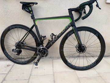 Gebrauchtes Colnago Vélo Route Colnago V3Rs Disc RZGR Sram Red ETap AXS Fulcrum Wind 2021 - Noir - 52 - Vert - Freinage Disque 2021 Road & Gravel