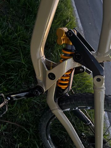 Tweedehands Commencal RACE KIT SUPREME Shimano ZEE 2017 Mountainbike — afbeelding 2 van 7