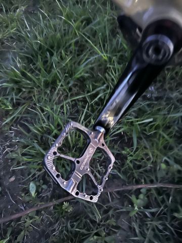 Tweedehands Commencal RACE KIT SUPREME Shimano ZEE 2017 Mountainbike — afbeelding 3 van 7