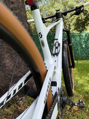 Used Scott Spark RC Pro 2022 2022 Mountainbike, White, 29 — image 2 of 17