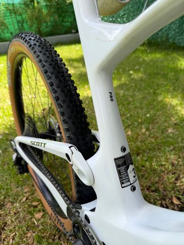 Used Scott Spark RC Pro 2022 2022 Mountainbike, White, 29 — image 3 of 17