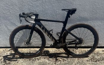 Używany Canyon Aeroad CFR AXS 2025 2025 Road & Gravel — zdjęcie 2 z 3