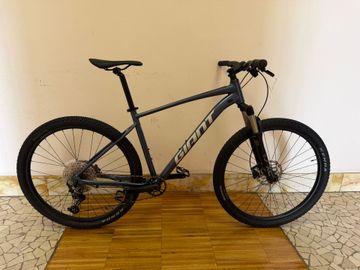 Used Giant Talon 0 2024 2024 Mountainbike, Blue, 29 — image 1 of 6