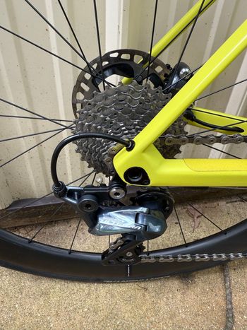 Used BMC Roadmachine Shimano Ultegra 2022 Road & Gravel, Green — image 4 of 6