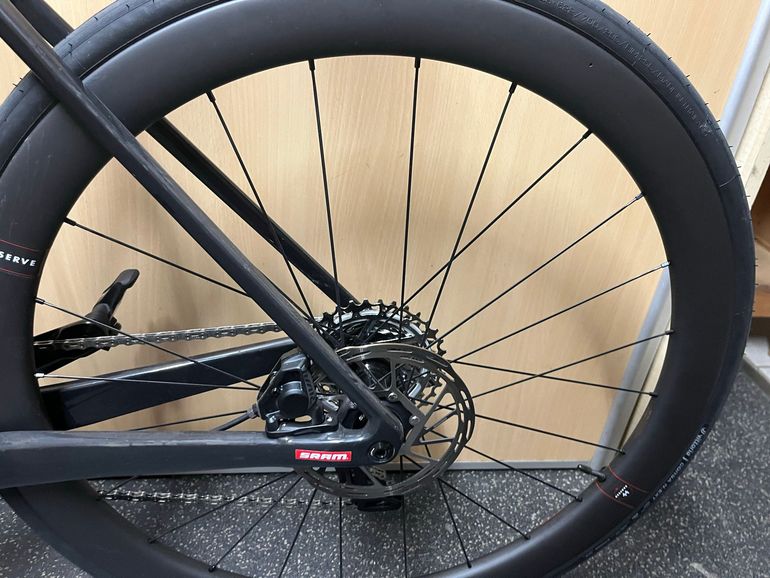 Brugt Focus IZALCO MAX 8.9 2026 2026 Road & Gravel — billede 4 af 12