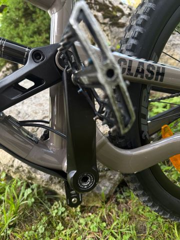 Commencal CLASH 24 MAXXIS 2021 2021 Youth usato, Grigio chiaro — immagine 13 di 19