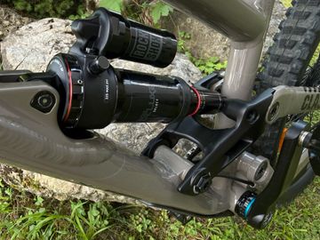 Commencal CLASH 24 MAXXIS 2021 2021 Youth usato, Grigio chiaro — immagine 12 di 19