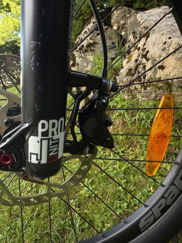 Commencal CLASH 24 MAXXIS 2021 2021 Youth usato, Grigio chiaro — immagine 11 di 19
