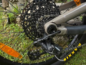 Commencal CLASH 24 MAXXIS 2021 2021 Youth usato, Grigio chiaro — immagine 14 di 19