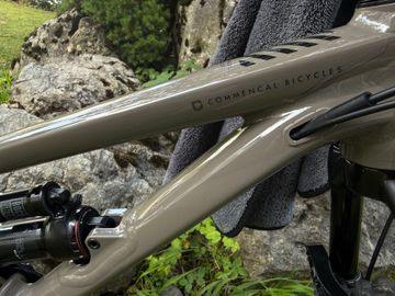 Commencal CLASH 24 MAXXIS 2021 2021 Youth usato, Grigio chiaro — immagine 18 di 19