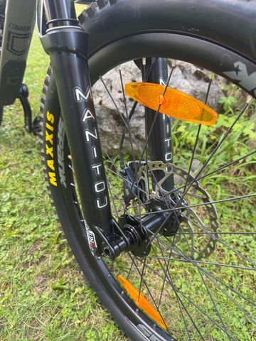 Commencal CLASH 24 MAXXIS 2021 2021 Youth usato, Grigio chiaro — immagine 5 di 19