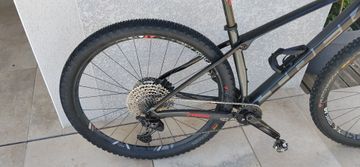 Used Trek Procaliber 9.5 2022 2022 Mountainbike, Black, 29 — image 2 of 17