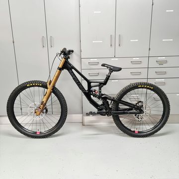 Brugt Santa Cruz V10 DH X01 2024 2024 Mountainbike — billede 6 af 11