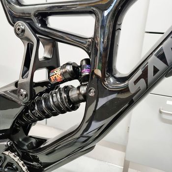 Santa Cruz V10 DH X01 2024 2024 Mountainbike usato, Nero — immagine 3 di 11