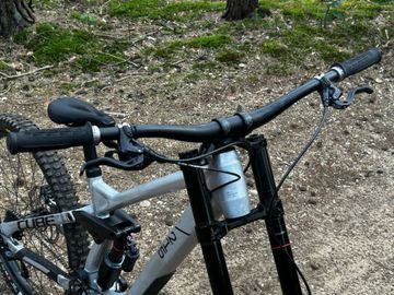 Used CUBE TWO15, PRO 27.5 2025 2025 Mountainbike, Light Gray, 27.5 — image 5 of 9