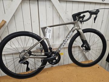 Tweedehands Cannondale Evo 2 2025 Road & Gravel — afbeelding 2 van 5
