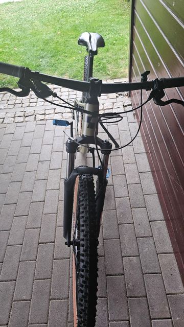 Tweedehands CUBE Aim Shimano Deore 2022 Mountainbike — afbeelding 11 van 12