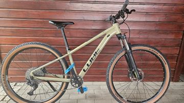 Tweedehands CUBE Aim Shimano Deore 2022 Mountainbike — afbeelding 1 van 12