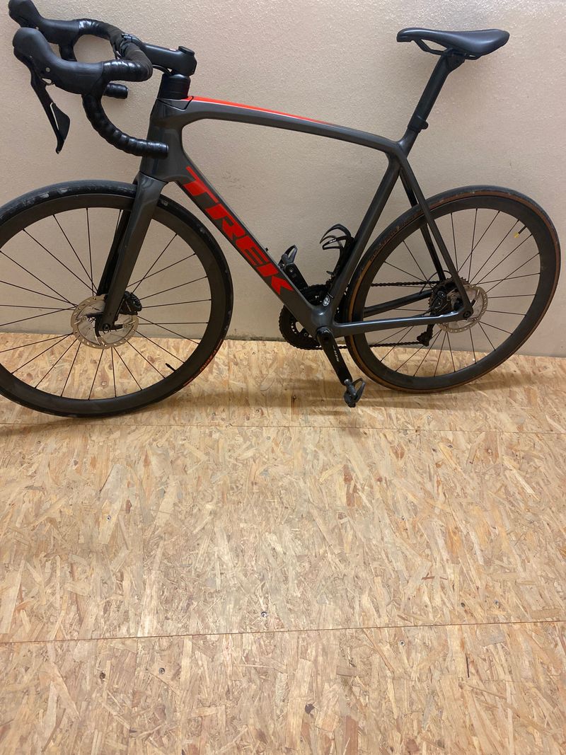 Trek Émonda SL 5 2024 2024 Road & Gravel d'occasion
