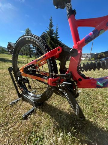 Tweedehands Saracen Myst Pro - LTD 2026 2026 Mountainbike — afbeelding 2 van 5