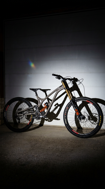 Commencal SUPREME DH 29 / 27 RACE 2021 2021 MTB de segunda mano