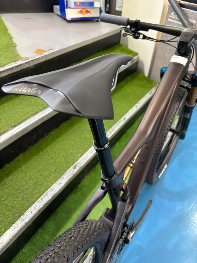 Orbea Oiz Shimano Deore XT Di2 2026 Mountainbike usato, Arancione — immagine 4 di 8