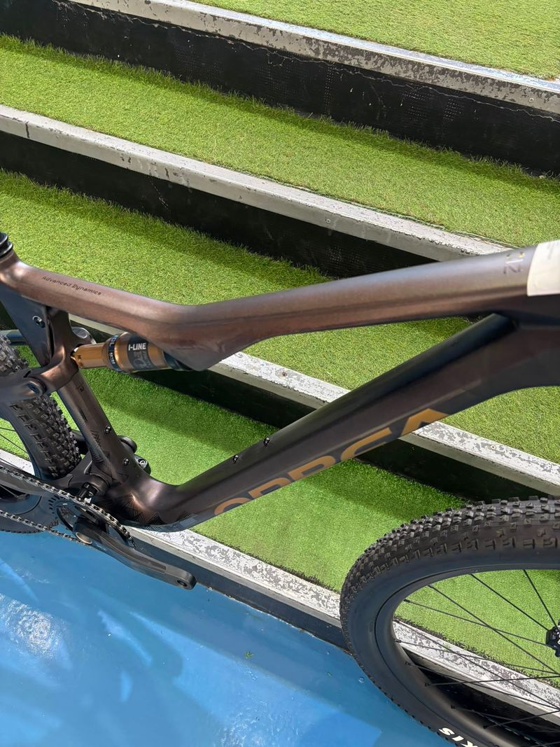 Orbea Oiz Shimano Deore XT Di2 2026 Mountainbike usato, Arancione — immagine 7 di 8