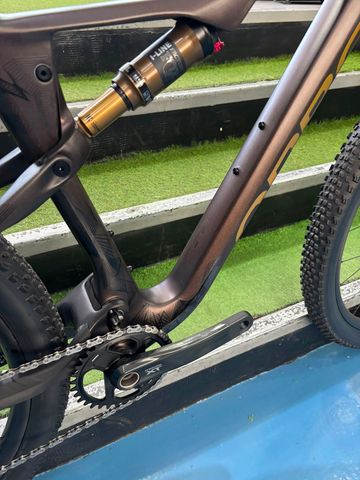 Orbea Oiz Shimano Deore XT Di2 2026 Mountainbike usato, Arancione — immagine 5 di 8