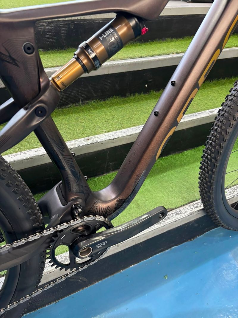 Orbea Oiz Shimano Deore XT Di2 2026 Mountainbike usato, Arancione — immagine 5 di 8