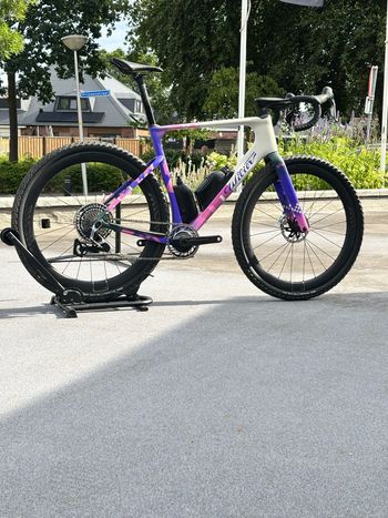 Tweedehands Wilier Rave SLR ID2 SRAM RED XPLR AXS E1 1x13S 2026 2026 Racefiets & gravel