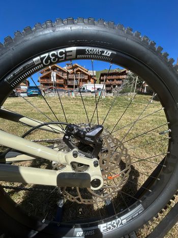 Używany Saracen Ariel 60 - Bone 2026 2026 Mountainbike — zdjęcie 3 z 8