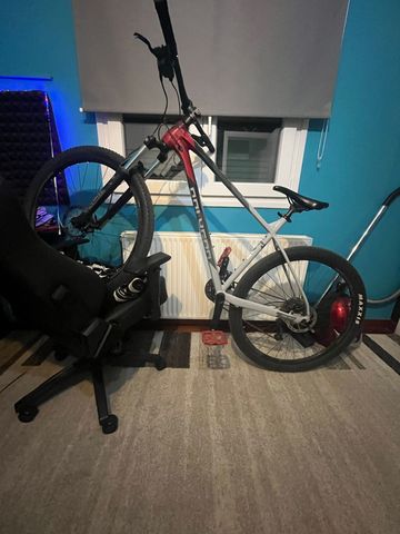 Polygon Xtrada Shimano Deore XT 2024 Mountainbike usato, Rosso — immagine 4 di 5
