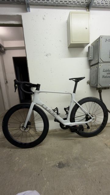 Tweedehands CUBE AGREE C:62, ONE 2025 2025 Road & Gravel — afbeelding 1 van 6
