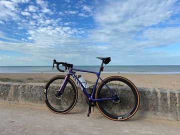 Brugt Canyon Ultimate CFR Di2 Aero 2024 2024 Road & Gravel — billede 1 af 3