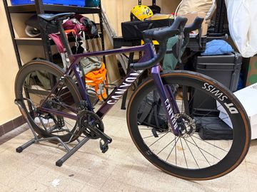 Brugt Canyon Ultimate CFR Di2 Aero 2024 2024 Road & Gravel — billede 2 af 3