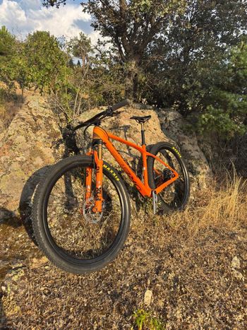 Orbea Alma SRAM GX Eagle 2022 Mountainbike usato, Arancione — immagine 2 di 4