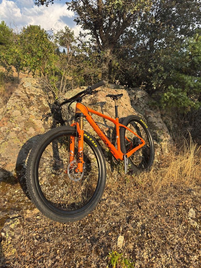 Orbea Alma SRAM GX Eagle 2022 Mountainbike usato, Arancione — immagine 2 di 4