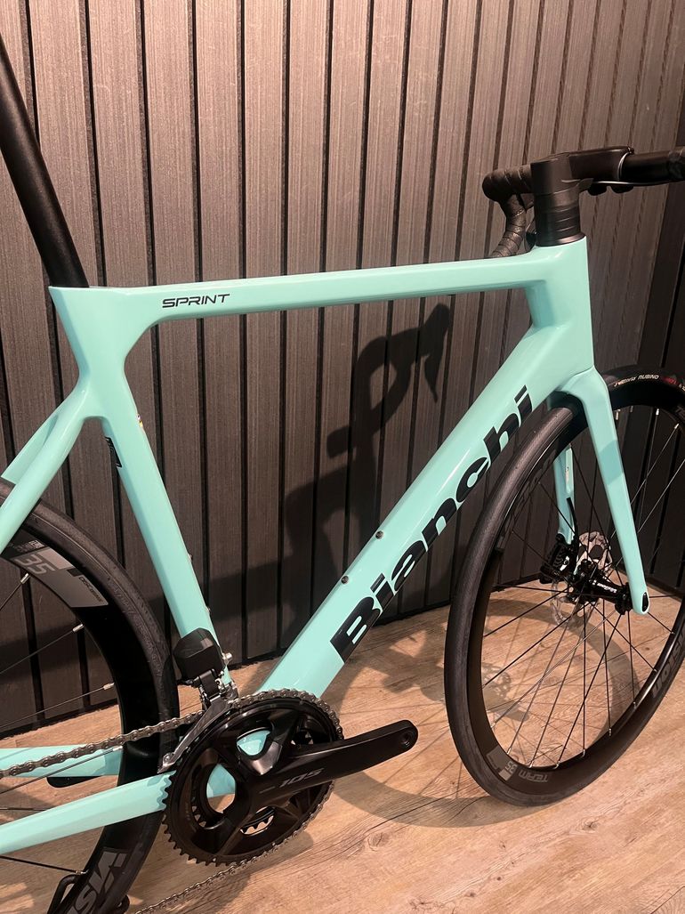 Brugt Bianchi Sprint 105 Di2 2024 2024 Road & Gravel — billede 5 af 7