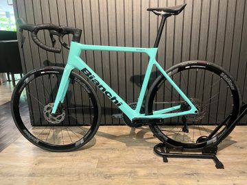 Brugt Bianchi Sprint 105 Di2 2024 2024 Road & Gravel — billede 2 af 7