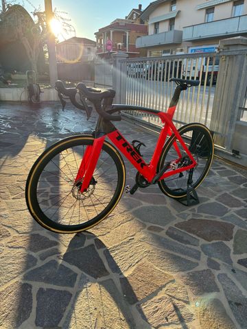 Gebrauchtes Trek Madone SL 6 2021 2021 Road & Gravel, Rot — Bild 4 von 12