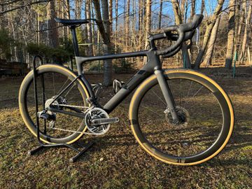Używany 3T Strada Due TEAM STEALTH Red AXS eTap 2020 2020 Road & Gravel