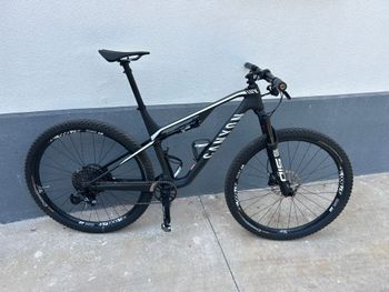 Używany Canyon Lux CF 6 2022 2022 MTB