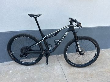 Brugt Canyon Lux CF 6 2022 2022 MTB