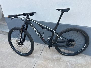 Używany Canyon Lux CF 6 2022 2022 Mountainbike — zdjęcie 2 z 3